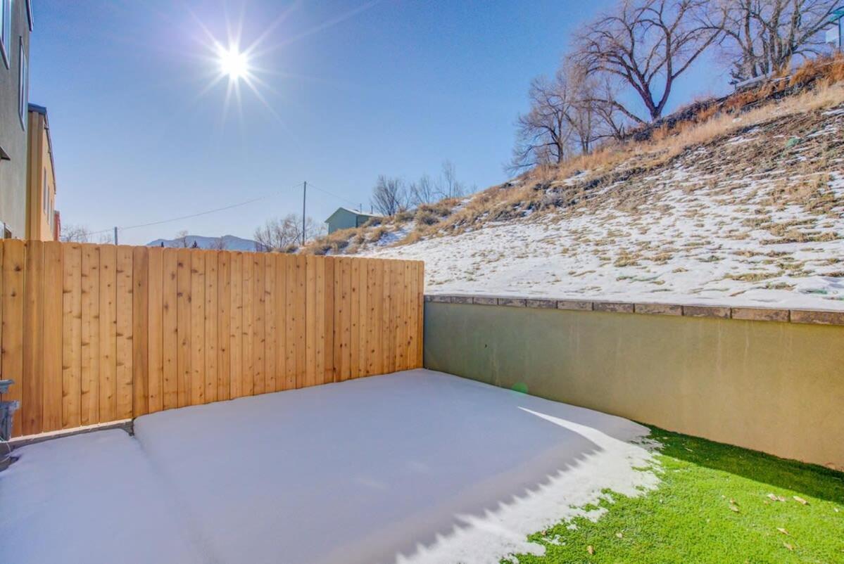 4Bd Home W Rooftop Patio Fire Pit & Mountain Views Colorado Springs Eksteriør bilde