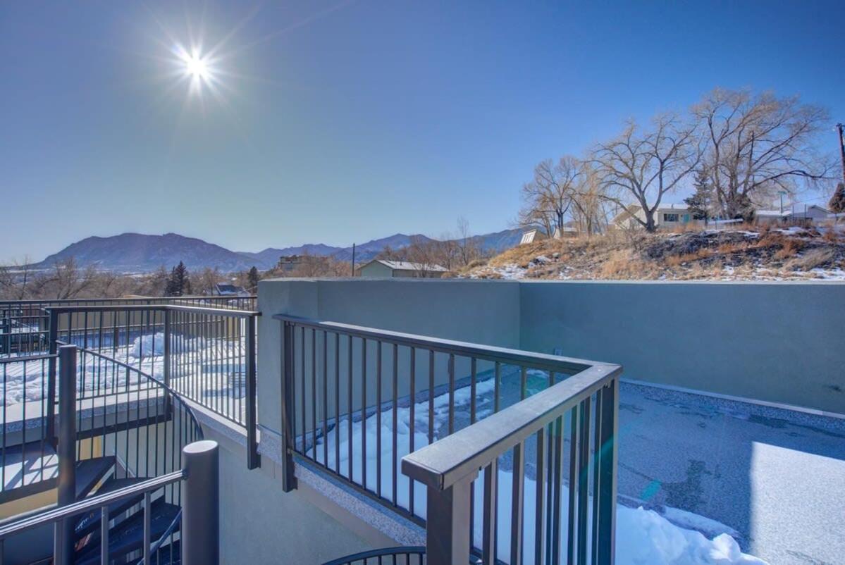 4Bd Home W Rooftop Patio Fire Pit & Mountain Views Colorado Springs Eksteriør bilde