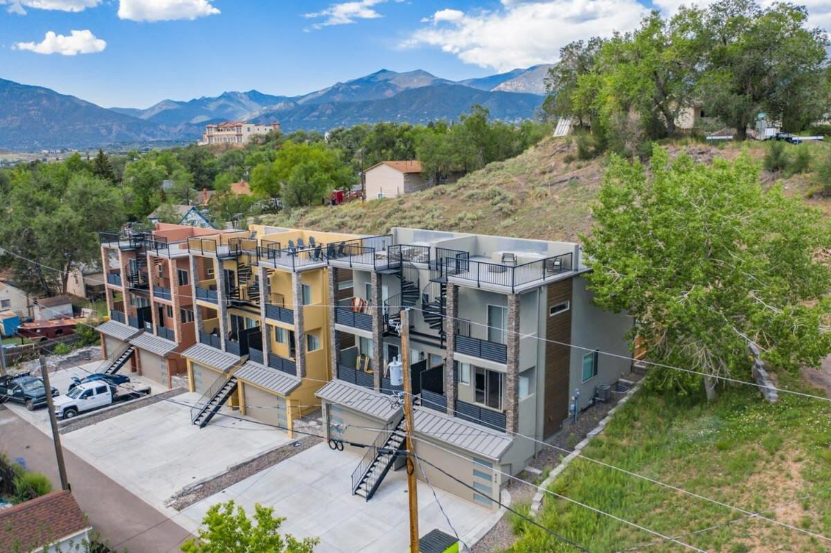 4Bd Home W Rooftop Patio Fire Pit & Mountain Views Colorado Springs Eksteriør bilde