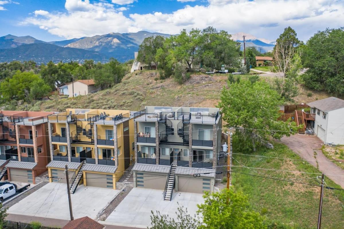 4Bd Home W Rooftop Patio Fire Pit & Mountain Views Colorado Springs Eksteriør bilde