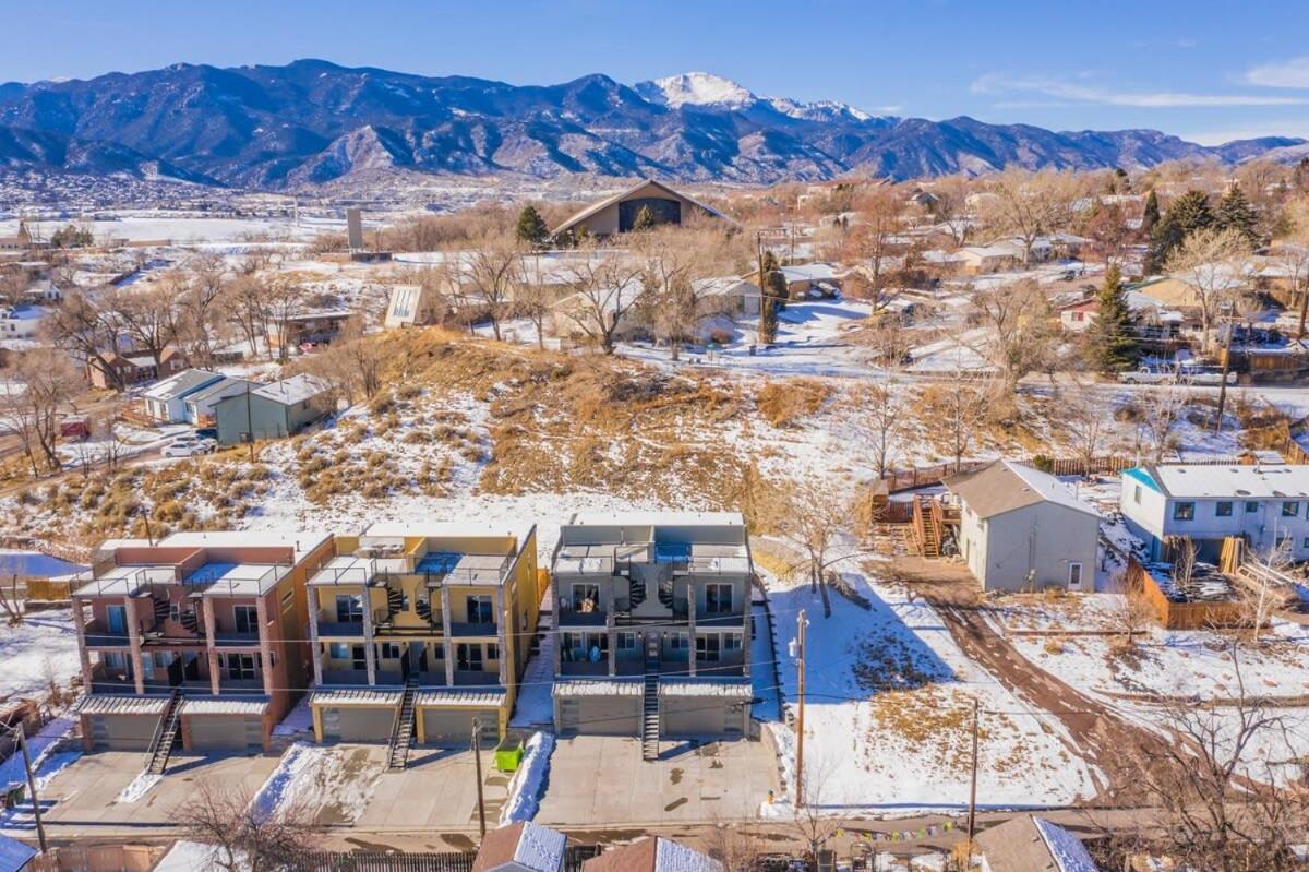 4Bd Home W Rooftop Patio Fire Pit & Mountain Views Colorado Springs Eksteriør bilde