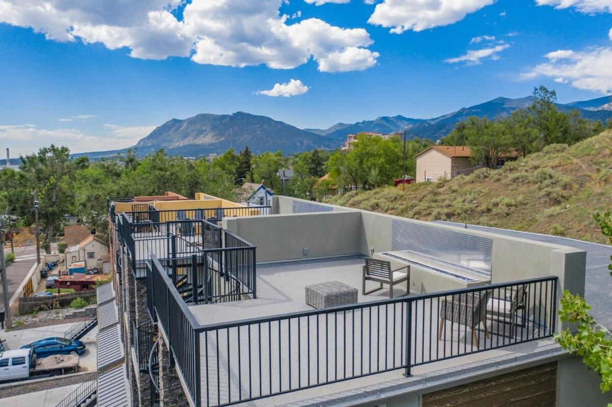 4Bd Home W Rooftop Patio Fire Pit & Mountain Views Colorado Springs Eksteriør bilde